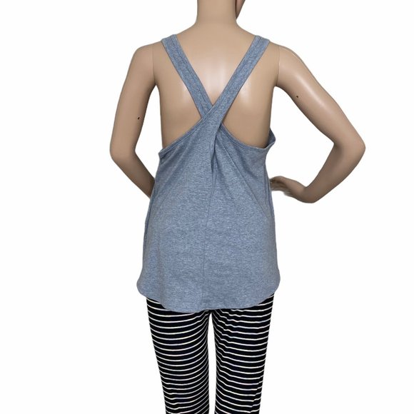 🌹SALE🌹 Under Armour Pride Circle Crossbars Shirt Grey Women's Size 1354019 035 - Picture 3 of 8